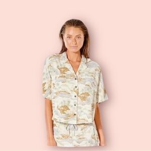NWT Rip Curl postcards cotton and linen vacation shirt Hawaii round hem